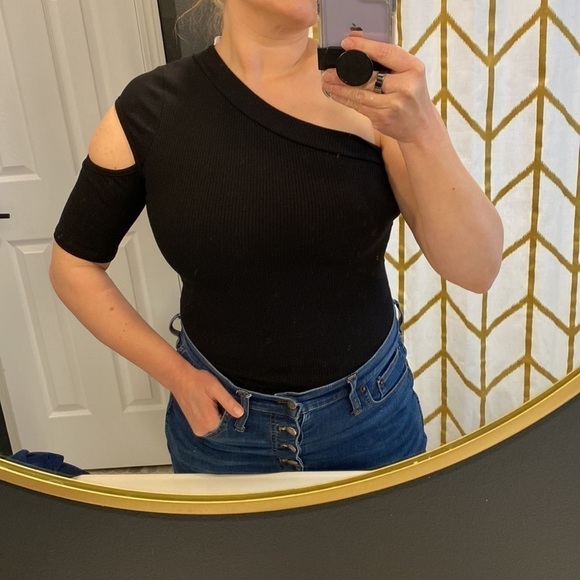 Lulus Ribbed One Shoulder Cold Shoulder Bodysuit NWT - Picture 1 of 8